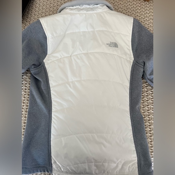 WOMENS NORTH FACE SIZE SMALL - Picture 4 of 4